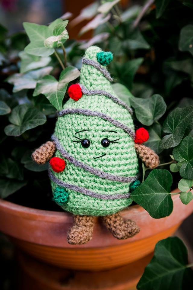 December Amigurumi BONUS Amigurumi Pattern - Holiday Tree