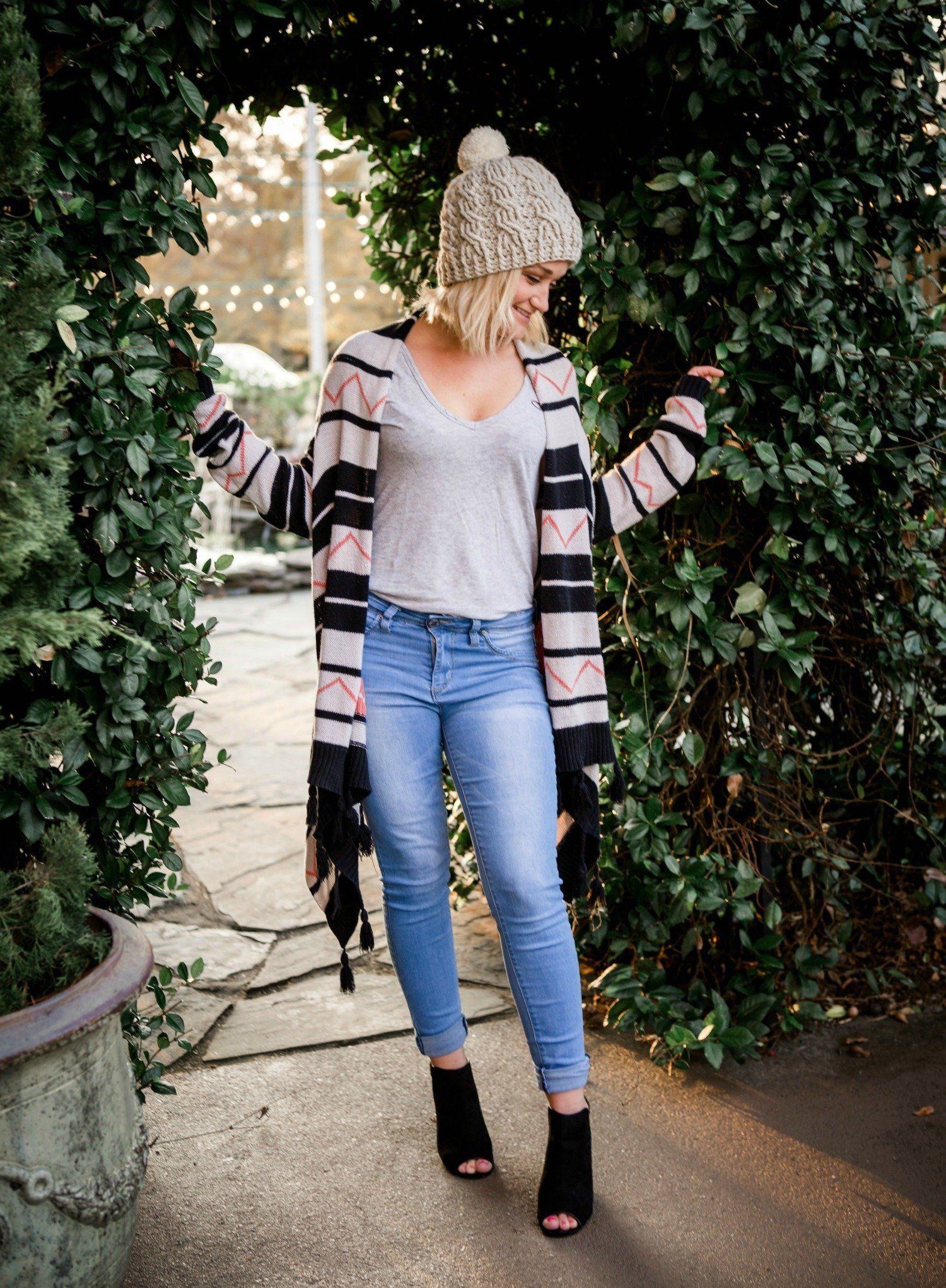 Free Hat Crochet Pattern - The Champagne Cables Hat